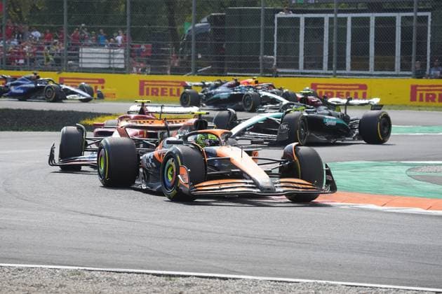 FORMULA 1 PIRELLI GRAN PREMIO D ITALIA 2024 01 09 2024, Autodromo Nazionale di Monza, Monza, FORMULA 1 PIRELLI GRAN PREMIO D ITALIA 2024 ,in the picture Lando Norris GBR , McLaren F1 Team, Carlos Sainz Jr ESP , Scuderia Ferrari HP nordphotoxGmbHx xBratic nph00250