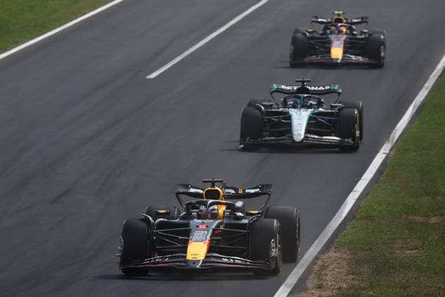 F1 Italian Grand Prix 2024 Max Verstappen of Red Bull Racing, George Russell of Mercedes and Sergio Perez of Red Bull Racing during the Formula 1 Italian Grand Prix at Autodromo Nazionale di Monza in Monza, Italy on September 1, 2024. Monza Italy  Copyright: xJakubxPorzyckix originalFilename:porzycki-f1italia240901_npWem.jpg