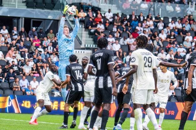 Marcin Bulka (OGC Nice) FOOTBALL : Angers SCO vs OGC Nice - Ligue 1 - Journée 3 - 01 09 2024 BaptisteAutissier Panoramic 