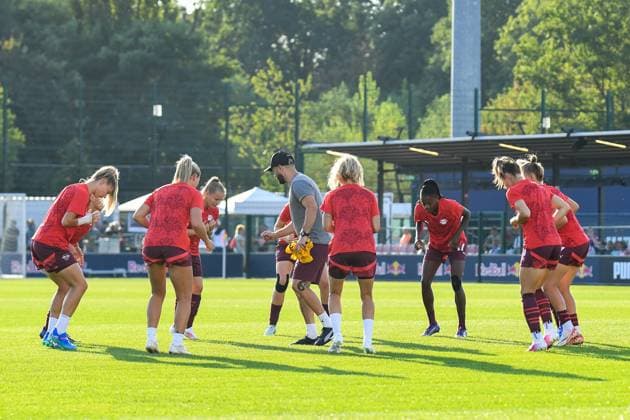 Soccer I Women I Season 2024 2025 I Bundesliga I 1 Matchday I RB Leipzig 1 FC Köln I 01 09 2024 Final warm-up exercise with the RB Leipzig women before heading to the dressing room Leipzig RB Training Center, Cottaweg 7 Saxony Germany Copyright: xLobeca InesxHähnelx