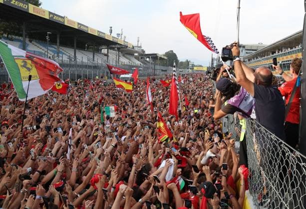 Monza- F1 Italy Grand Prix 2024& xA;Formula 1 & xA;Monza Formula 1 Race 2024& xA;Fans 16 Charles Leclerc Team Scuderia Ferrari F1  Copyright: xSergioxBisi IPAxSportx xipa-agenx xx IPA_49262947 IPA_Agency_IPA49262947