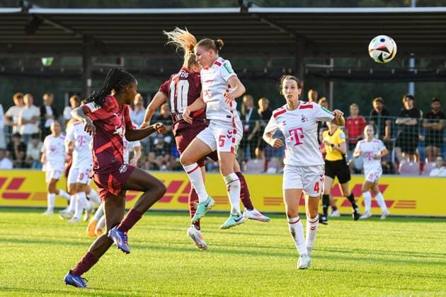 Soccer I Women I Season 2024 2025 I Bundesliga I Matchday 1 I RB Leipzig 1 FC Köln I 01 09 2024 The petite Vanessa Fudalla 10, Rasenballsport Leipzig prevails in a header duel against Laura Donhauser 25, 1 FC Köln and scores the 1 0 for the Leipzig Women Leipzig RB Training Center, Cottaweg 7 Saxony Germany Copyright: xLobeca InesxHähnelx