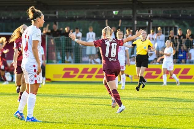 Soccer I Women I Season 2024 2025 I Bundesliga I 1 Matchday I RB Leipzig 1 FC Köln I 01 09 2024 Goal celebration Vanessa Fudalla 10, Rasenballsport Leipzig after her header to put the women of RB Leipzig ahead, goal to 1 0, left Nicole Billa 17, 1 FC Köln Leipzig RB Training Center, Cottaweg 7 Saxony Germany Copyright: xLobeca InesxHähnelx