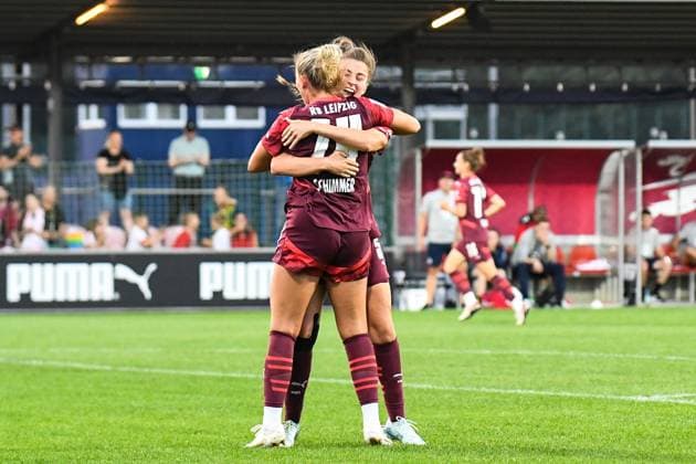 Soccer I Women I Season 2024 2025 I Bundesliga I 1 Matchday I RB Leipzig 1 FC Köln I 01 09 2024 Goal celebration Marleen Schimmer 14, Rasenballsport Leipzig and Julia Magerl 5, Rasenballsport Leipzig after Lindenbergers goal for 2 1 Leipzig RB Training Center, Cottaweg 7 Saxony Germany Copyright: xLobeca InesxHähnelx