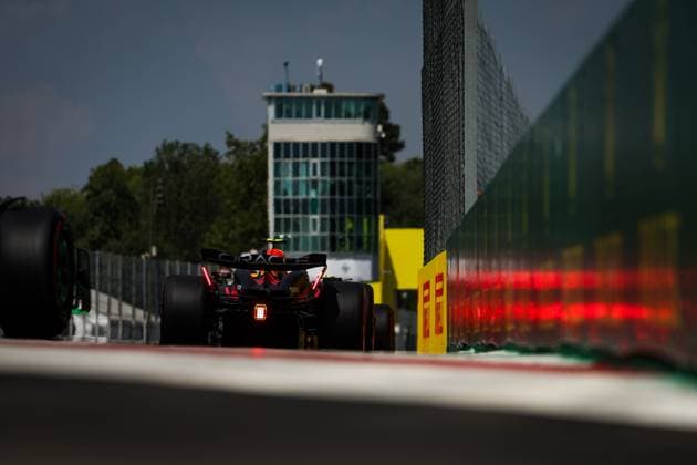 11 PEREZ Sergio (mex), Red Bull Racing RB20, action during the Formula 1 Pirelli Gran Premio d’Italia 2024, Italian Grand Prix 2024, 16th round of the 2024 Formula One World Championship, WM, Weltmeisterschaft from August 30 to September 1, 2024 on the Autodromo Nazionale Monza, in Monza, Italy - F1 - ITALIAN GRAND PRIX 2024 DPPI Panoramic  240901_R16_ITALIA_DP_FG0O7910