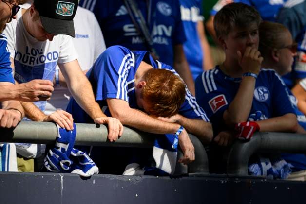 Feature, disappointed fans from GE, Football 2 Bundesliga, Matchday 4, FC Schalke 04 GE 1 FC Koeln K 1 3, on 01 09 2024 in Gelsenkirchen Germany DFL regulations prohibit any use of photographs as image sequences and or quasi video Â