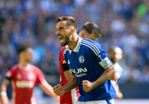 Cheer Kenan KARAMAN GE Football 2 Bundesliga, Matchday 4, FC Schalke 04 GE 1 FC Koeln K 1 3, on 01 09 2024 in Gelsenkirchen Germany DFL regulations prohibit any use of photographs as image sequences and or quasi video Â