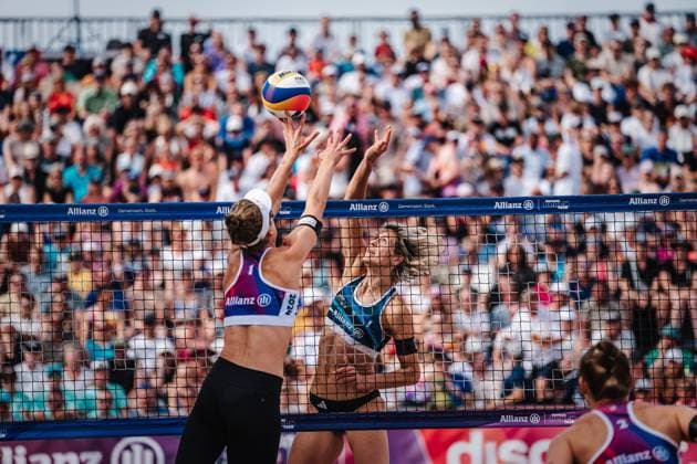 Beach volleyball women Allianz German Beach Tour German Beach Volleyball Championship 2024 01 09 2024 Laura Ludwig right attacks against Svenja Müller left Timmendorfer Strand Ahmann Hager Arena Schleswig Holstein Germany