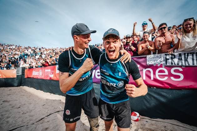 Beach volleyball men Allianz German Beach Tour German Beach Volleyball Championship 2024 01 09 2024 f l Robin Sowa and Max Just celebrate after winning the match for third place Timmendorfer Strand Ahmann Hager Arena Schleswig Holstein Germany