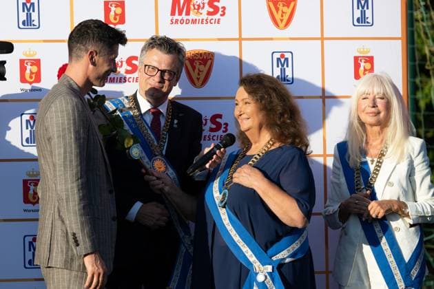 Fußball, Robert Lewandowski erhält Auszeichnung Orden des Lächelns in Warschau 01.09.2024 WARSZAWA CEREMONIA WRECZENIA ORDERU USMIECHU ROBERTOWI LEWANDOWSKIEMU N Z MAREK MICHALAK ROBERT LEWANDOWSKI ANNA DYMNA ANNA MARIA WESOLOWSKA FOT. MARCIN BANASZKIEWICZ FOTONEWS NEWSPIX.PL --- Newspix.pl WARSAW, POLAND 01.09.2024 Robert Lewandowski received the unique Order of the Smile award. The Knight of the Order of the Smile is an adult whose activity is exceptional, unconventional and brings children the most joy, often saving their lives. POLAND OUT!  20240901FNMB070