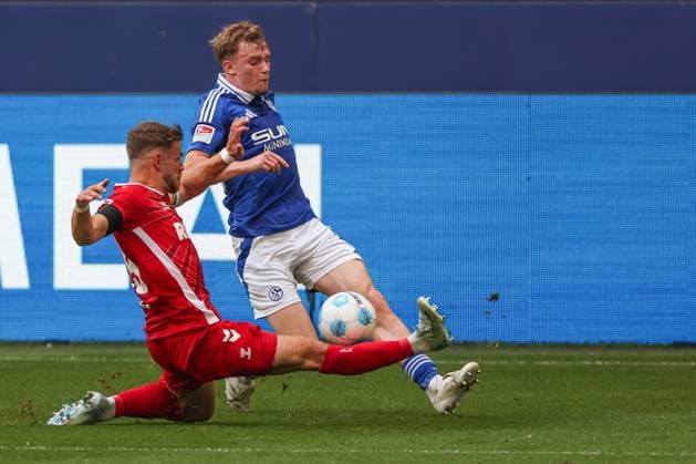 2 Bundesliga FC Schalke 04 1 FC Köln on 01 09 2024 at the Veltins Arena on Schalke Jan Thielmann Koeln 29 vs Derry John Murkin Schalke 5 MH