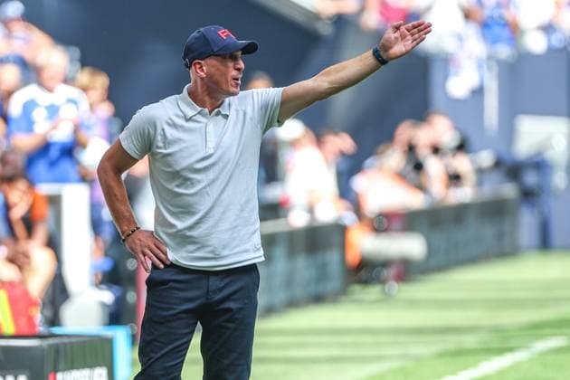 2 Bundesliga FC Schalke 04 1 FC Köln on 01 09 2024 at the Veltins Arena in Schalke Coach Head Coach Gerhard Struber Koeln gestures MH