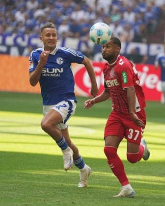 Football, 2 BL Season 2024 2025 FC Schalke 04 vs 1 FC Köln , Arena auf Schalke, Gelsenkirchen, Paul Seguin S04, Linton Maina 1 FC Köln