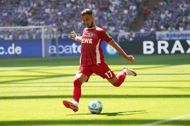 Football, 2 BL season 2024 2025 FC Schalke 04 vs 1 FC Köln , Arena auf Schalke, Gelsenkirchen, Leart Pacarada 1 FC Köln action, single image