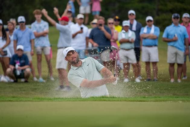 September 1, 2024, Atlanta, Georgia, USA: PGA, Golf Herren Tour Championship. Round 4. Scottie Scheffler Chipping out of a bunker Atlanta USA - ZUMAc170 20240901_znp_c170_054 Copyright: xAndrewxClarkx