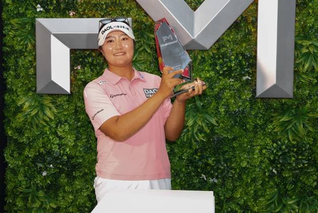 NORTON, MA - SEPTEMBER 01: Haeran Ryu of Korea pose for pictures after winning the LPGA, Golf Damen 2024 FM Global Championship in a sudden death playoff on September 1, 2024, at TPC Boston in Norton, MA. (Photo by M. Anthony Nesmith Icon Sportswire) GOLF: SEP 01 LPGA FM Global Championship EDITORIAL USE ONLY Icon24090101