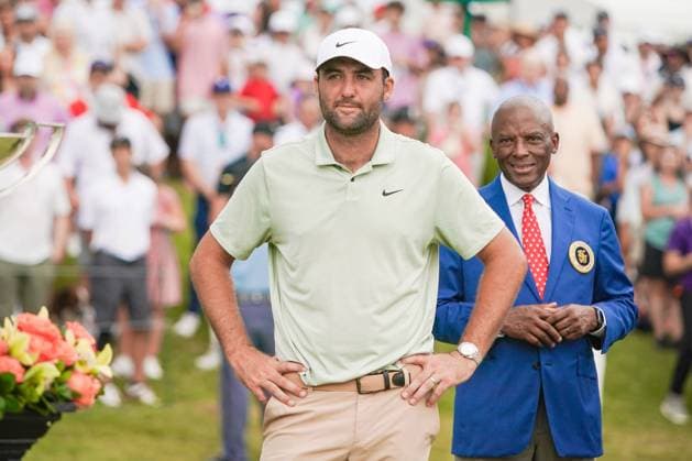 September 1, 2024, Atlanta, Georgia, USA: Scottie Scheffler (USA) at the trophy presentation on the 18th green after the final round at the 2024 TOUR Championship at East Lake Golf Club. Atlanta USA - ZUMAw109 20240901_fap_w109_011 Copyright: xDebbyxWongx