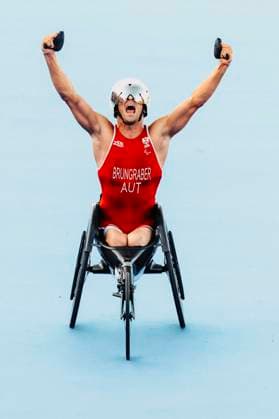 Bilder des Jahres 2024, Sport 09 September Sport Themen der Woche KW36 PARALYMPICS - Paralympic Summer Games 2024 PARIS,FRANCE,02.SEP.24 - PARALYMPICS, TRIATHLON - Paralympic Summer Games Paris 2024. Image shows the rejoicing of Florian Brungraber (AUT).  GEPAxpictures xPatrickxSteiner