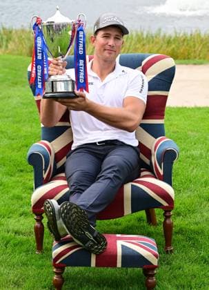 Betfred British Masters Champion 2024 Niklas Norgaard with the Trophy Betfred British Masters 2024, Day Four, Golf, The Belfry, Sutton Coldfield, UK - 01 Sep 2024  Copyright: xGreigxCowie Shutterstockx 14673146ak