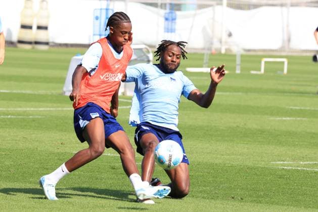 DEU, DFL, 2 FBL Hertha BSC, Training, 03 09 2024, Sportforum, Berlin, DEU, DFL, 2 FBL Hertha BSC, Training, im Bild Bradley Ibrahim Hertha BSC Berlin 23 , Deyovaisio Zeefuik Hertha BSC Berlin 42 DFL regulations prohibit any use of Photographs as image sequences and or quasi video Foto Juergen Engler nordphoto GmbH nordphotoxGmbHx xEngler nph00076