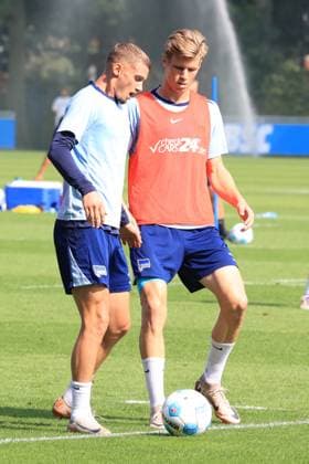 DEU, DFL, 2 FBL Hertha BSC, Training, 03 09 2024, Sportforum, Berlin, DEU, DFL, 2 FBL Hertha BSC, Training, im Bild Michael Cuisance Hertha BSC Berlin 27 , Luca Schuler Hertha BSC Berlin 18 DFL regulations prohibit any use of Photographs as image sequences and or quasi video Foto Juergen Engler nordphoto GmbH nordphotoxGmbHx xEngler nph00076