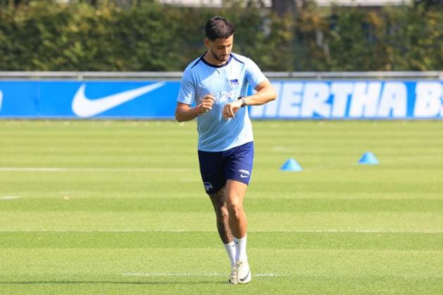 DEU, DFL, 2 FBL Hertha BSC, Training, 03 09 2024, Sportforum, Berlin, DEU, DFL, 2 FBL Hertha BSC, Training, im Bild Kevin Sessa Hertha BSC Berlin 8 DFL regulations prohibit any use of Photographs as image sequences and or quasi video Foto Juergen Engler nordphoto GmbH nordphotoxGmbHx xEngler nph00076