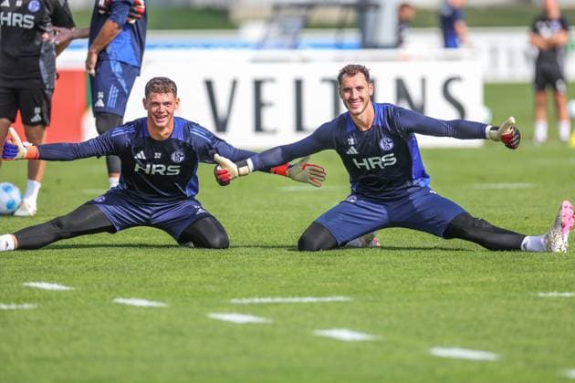 Sport Themen der Woche KW36 Sport Bilder des Tages 03.09.2024, Fussball, Saison 2024 2025, 2. Bundesliga, Training FC Schalke 04, v. l. Luca Podlech (FC Schalke 04), Justin Heekeren (FC Schalke 04) Gelsenkirchen NRW Deutschland xRHR-FOTO TRx *** 03 09 2024, Football, Season 2024 2025, 2 Bundesliga, Training FC Schalke 04, f l Luca Podlech FC Schalke 04 , Justin Heekeren FC Schalke 04 Gelsenkirchen NRW Germany xRHR PHOTO TRx Copyright: TimxRehbein RHR-FOTOx RHR-FOTO TR