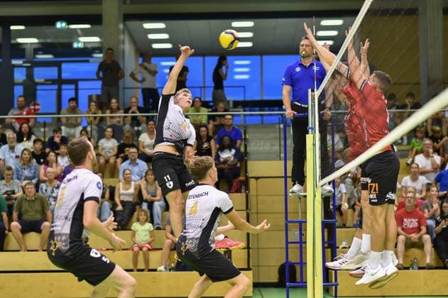 Attack, Raphael Luca Noz Barock Volleys MTV Ludwigsburg, 11 , in front Steffen Haussmann Barock Volleys MTV Ludwigsburg, 05 and Darius Diefenbach Barock Volleys MTV Ludwigsburg, 04 , in the block Jakob Elsaesser TV Rottenburg, 04 , David Dornauf TV Rottenburg, 05 TV Rottenburg Barock Volleys MTV Ludwigsburg, Volleyball, test match, 03 09 2024, TV Rottenburg Barock Volleys MTV Ludwigsburg, Volleyball, test match, 03 09 2024 Rottenburg Copyright: xEibner-Pressefoto RalphxKunzex EP_RKE
