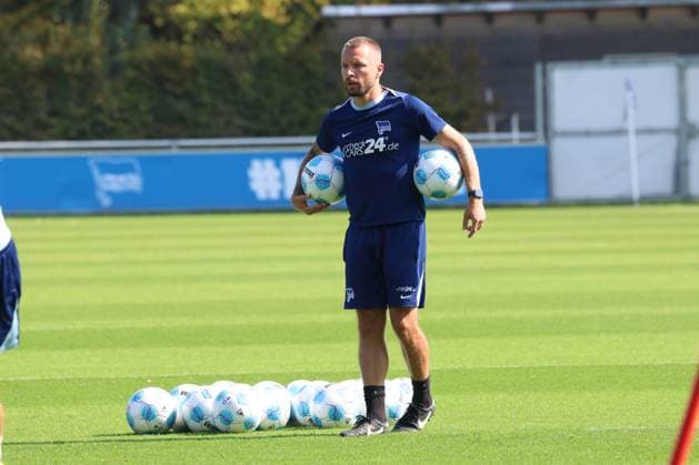 DEU, DFL, 2 FBL Hertha BSC, Training, 04 09 2024, Sportforum, Berlin, DEU, DFL, 2 FBL Hertha BSC, Training, im Bild Co Trainer Patrick Ebert Hertha BSC Berlin DFL regulations prohibit any use of Photographs as image sequences and or quasi video Foto Juergen Engler nordphoto GmbH nordphotoxGmbHx xEngler nph00076