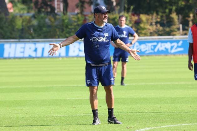 DEU, DFL, 2 FBL Hertha BSC, Training, 04 09 2024, Sportforum, Berlin, DEU, DFL, 2 FBL Hertha BSC, Training, im Bild Cheftrainer Cristian Fiel Hertha BSC Berlin DFL regulations prohibit any use of Photographs as image sequences and or quasi video Foto Juergen Engler nordphoto GmbH nordphotoxGmbHx xEngler nph00076