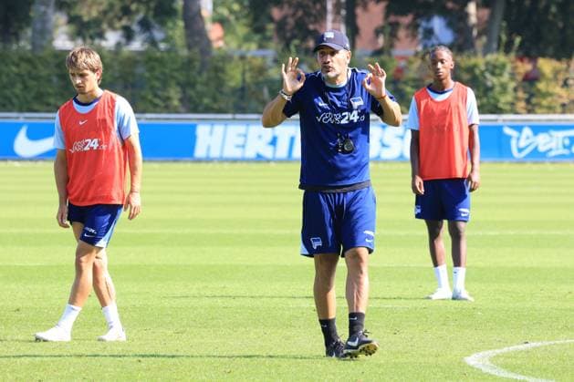 DEU, DFL, 2 FBL Hertha BSC, Training, 04 09 2024, Sportforum, Berlin, DEU, DFL, 2 FBL Hertha BSC, Training, im Bild Cheftrainer Cristian Fiel Hertha BSC Berlin DFL regulations prohibit any use of Photographs as image sequences and or quasi video Foto Juergen Engler nordphoto GmbH nordphotoxGmbHx xEngler nph00076
