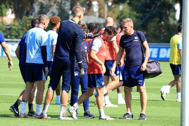 DEU, DFL, 2 FBL Hertha BSC, Training, 04 09 2024, Sportforum, Berlin, DEU, DFL, 2 FBL Hertha BSC, Training, im Bild Diego Demme Hertha BSC Berlin 6 , got the ball in the face, Hertha Spielerkreis DFL regulations prohibit any use of Photographs as image sequences and or quasi video Foto Juergen Engler nordphoto GmbH nordphotoxGmbHx xEngler nph00076