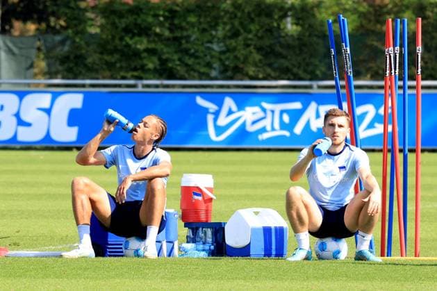 DEU, DFL, 2 FBL Hertha BSC, Training, 04 09 2024, Sportforum, Berlin, DEU, DFL, 2 FBL Hertha BSC, Training, im Bild Derry Scherhant Hertha BSC Berlin 39 , Jonjoe Kenny Hertha BSC Berlin 16 DFL regulations prohibit any use of Photographs as image sequences and or quasi video Foto Juergen Engler nordphoto GmbH nordphotoxGmbHx xEngler nph00076