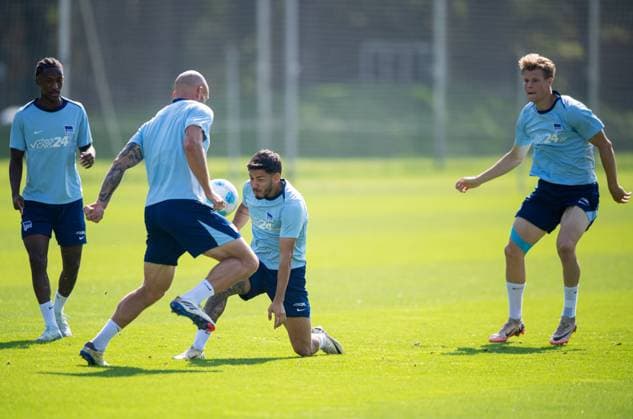 Football, Men, Season 2024 2025, 2 Bundesliga, Hertha BSC, Training, f l Jelani Ndi Hertha BSC , Toni Leistner Hertha BSC , Kevin Sessa Hertha BSC , Luca Schuler Hertha BSC , 04 09 2024, Copyright: xSebastianxRäppold MatthiasxKochx