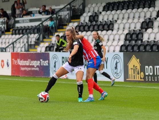 Borenhamwood, London, England, 4th September 2024: Fiamma Benitez (21 Atletico Madrid) pressurises Matilde Alsakeer Rogde (7 Rosenborg BK Kvinner) during the UEFA Champions League Round 1 match between Atlectio Madrid and Rosenborg BK Kvinner on Wednesday 4th September 2024 at Meadow Park Stadium, Borenhamwood, London, England. (Claire Jeffrey SPP) Copyright: xClairexJeffrey SPPx spp-en-ClJe-CJ-SPP-FOOTBALL-ATLvROS026