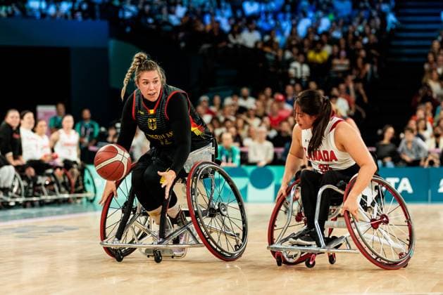 Paris 2024 Paralympics Wheelchair basketball quarter-finals Canada Germany Women, 04 09 2024 PARIS, FRANCE 04 September Wheelchair basketball quarter-finals Canada Germany Women, Paris 2024 Paralympics on 04 09 2024 at the Bercy Arena in Paris France Nathalie Passiwan Germany, 12 on the ball, Puisand Lai Canada, 10 Copyright: xBEAUTIFULxSPORTS Wunderlx