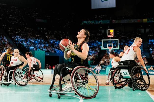 Paris 2024 Paralympics Wheelchair basketball quarter-finals Canada Germany Women, 04 09 2024 PARIS, FRANCE 04 September Wheelchair basketball quarter-finals Canada Germany Women, Paris 2024 Paralympics on 04 09 2024 at the Bercy Arena in Paris France Anne Patzwald Germany, 7 in the throw Copyright: xBEAUTIFULxSPORTS Wunderlx