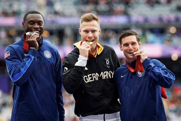 Paralympics Para Athletics Paris, 05 09 2024 Award ceremony with GOLD for REHM Markus T64 GER Para Athletics , Silver goes to LOCCIDENT Derek T64 USA , BRONZE WALLACE Jarryd T64 USA Paralympics Para Athletics on 05 09 2024 at the Stade de France in Paris France Copyright: xBEAUTIFULxSPORTS AxelxKohringx