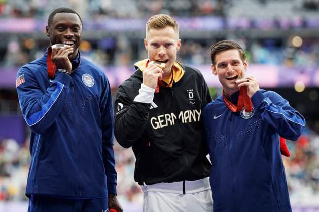 Paralympics Para Athletics Paris, 05 09 2024 Award ceremony with GOLD for REHM Markus T64 GER Para Athletics , Silver goes to LOCCIDENT Derek T64 USA , BRONZE WALLACE Jarryd T64 USA Paralympics Para Athletics on 05 09 2024 at the Stade de France in Paris France Copyright: xBEAUTIFULxSPORTS AxelxKohringx