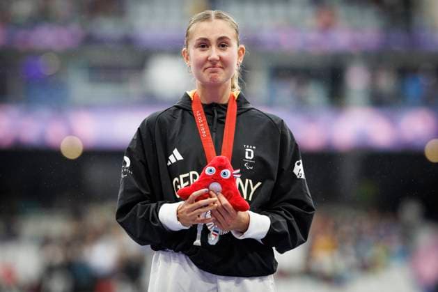 Paralympics Para Athletics Paris, 05 09 2024 Surprise Silver MOOS Nele T38 GER Para Athletics , long jump, Paralympics Para Athletics on 05 09 2024 at the Stade de France in Paris France Copyright: xBEAUTIFULxSPORTS AxelxKohringx