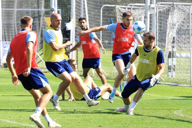 DEU, DFL, 2 FBL Hertha BSC, Training, 05 09 2024, Sportforum, Berlin, DEU, DFL, 2 FBL Hertha BSC, Training, im Bild Toni Leistner Hertha BSC Berlin 37 Marius Gersbeck Hertha BSC Berlin 35 , Jonjoe Kenny Hertha BSC Berlin 16 DFL regulations prohibit any use of Photographs as image sequences and or quasi video Foto Juergen Engler nordphoto GmbH nordphotoxGmbHx xEngler nph00076