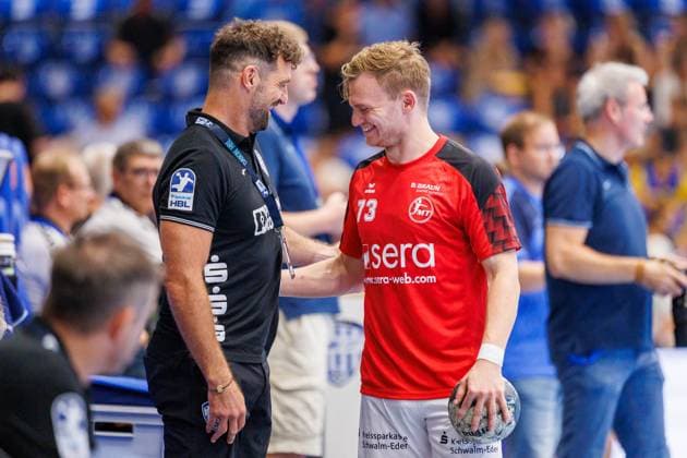 v l Florian Kehrmann TBV Lemgo Lippe, Coach , Timo Kastening MT Melsungen, 73 GER, TBV Lemgo Lippe vs MT Melsungen, Handball, 1 Bundesliga, 1 Matchday, Season 2024 2025, 05 09 2024 GER, TBV Lemgo Lippe vs MT Melsungen, Handball, 1 Bundesliga, 1 Matchday, Season 2024 2025, 05 09 2024 Lemgo Copyright: xEibner-Pressefotox xJanxRollingerx EP_JSK