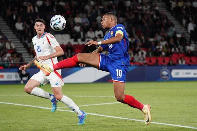Kylian Mbappe of France France v Italy, UEFA Nations League, League A, Group 2, Football, Stade de France, Paris, France, UK, 06 Sep 2024 EDITORIAL USE ONLY No use with unauthorised audio, video, data, fixture lists, club league logos or live services. Online in-match use limited to 120 images, no video emulation. No use in betting, games or single club league player publications.  Copyright: xDavexWinter Shutterstockx 14700274at