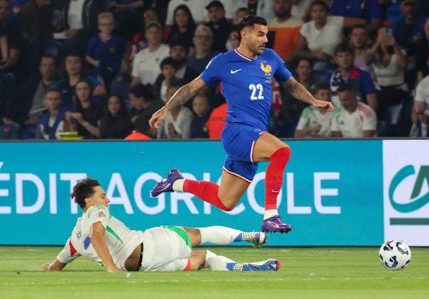 September 6, 2024, Parigi, Parigi, Francia: During the first match of National League 06 09 2024 Football match between France vs Italy at the Parc des Princes stadium in Paris.In picture Theo HernoÂ¡ndez (France) - Samuele Ricci Parigi Francia - ZUMAs236 20240906_aap_s236_003 Copyright: xFabioxSassox