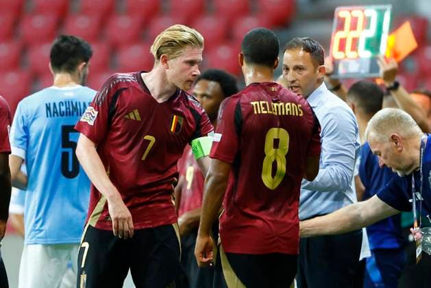 Belgium v Israel - UEFA Nations League DEBRECEN, HUNGARY - SEPTEMBER 06 : De Bruyne Kevin forward of Belgium, Tielemans Youri midfielder of Belgium and Tedesco Domenico head coach of Belgium during the UEFA Nations League match in group B between Belgium and Israel on September 6, 2024 in Debrecen, Hungary, 06 09 2024 Debrecen Hungary  Copyright: xJanxDexMeuleneirx