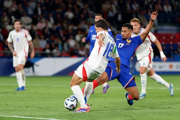 Giacomo Raspadori of Italy scores a goal of 1-3 during France vs Italy, Football UEFA Nations Leage match in Paris, France, September 06 2024  Copyright: xEmmanuelexMastrodonato IPAxSportx xx IPA_49412128 IPA_Agency_IPA49412128