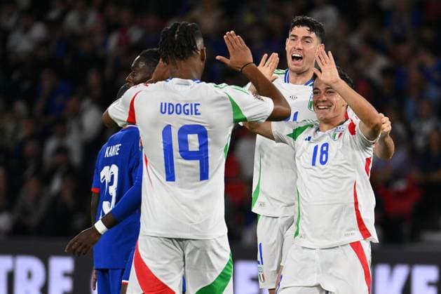 Sport Bilder des Tages Paris: Giacomo Raspadori (ITA) celebrates after scoring the gol of 1-3 during the UEFA National League Matchday 1 match between France and Italy at the Parc des Princes Stadium on September 6, 2024 in Paris, France. - UEFA Nations League - France vs Italy  - ZUMAp169 20240906_zsa_p169_703 Copyright: xDomenicoxCippitelli IPAxSportx