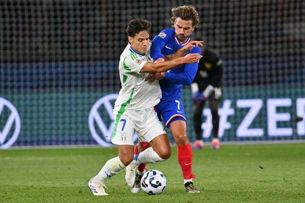 Samuele Ricci (ITA) and Antoine Griezmann (FRA) during the UEFA National League Matchday 1 match between France and Italy at the Parc des Princes Stadium on September 6, 2024 in Paris, France.  Copyright: xDomenicoxCippitelli IPAxSportx x xx IPA_49415362 IPA_Agency_IPA49415362