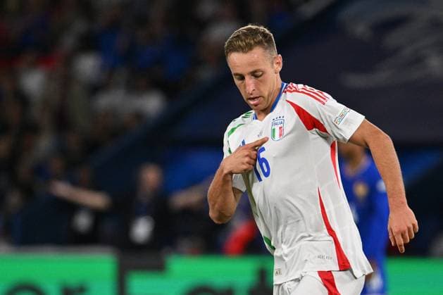 - UEFA Nations League - France vs Italy Davide Frattesi (ITA) celebrates after scoring the gol of 1-2 during the UEFA National League Matchday 1 match between France and Italy at the Parc des Princes Stadium on September 6, 2024 in Paris, France. Paris France  Copyright: xIPAxSport ABACAx