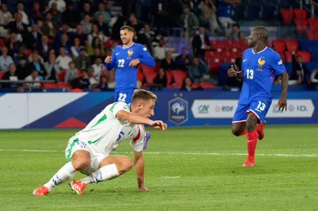 Paris: Davide Frattesi of Italy celebrates after scoring a goal during France vs Italy, Football UEFA Nations Leage match in Paris, France, September 06 2024 - UEFA Nations League - France vs Italy  - ZUMAp169 20240906_zsa_p169_762 Copyright: xEmmanuelexMastrodonato IPAxSportx